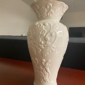 Large Georgian Lenox Vase